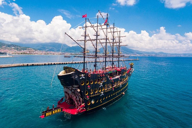 ''Big Kral'' Прогулка на Пиратской яхте в Алании